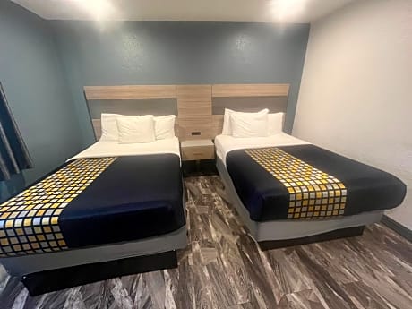 Deluxe Double or Twin Room with City View