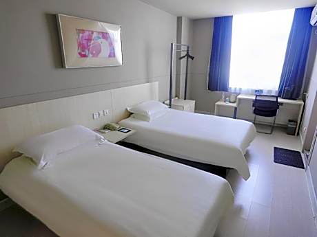 WH - Standard Daxiao Twin Room