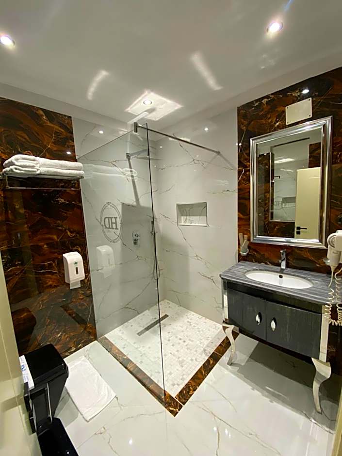 Hotel Deluxe