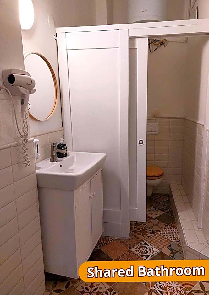 GoodMo Budapest Smart Rooms