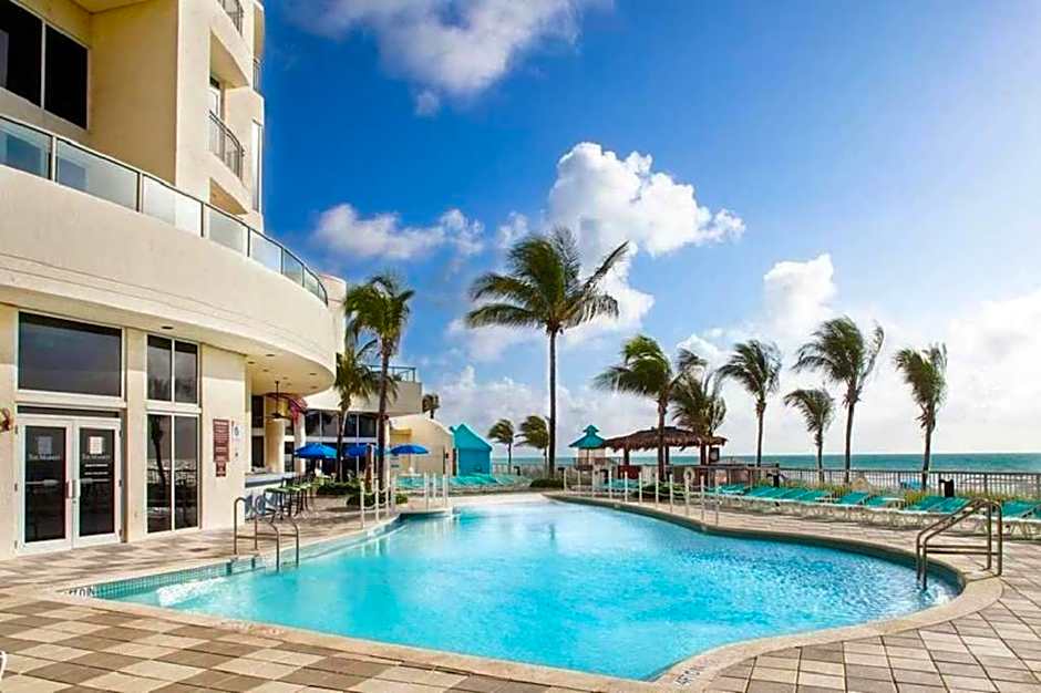 Beautiful 1 bedroom condo on the beach