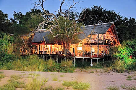 Rhino Post Safari Lodge