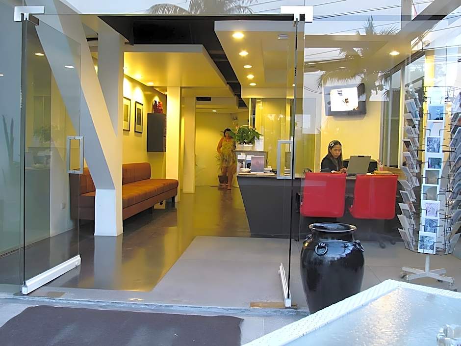 The Front Hotel and Apartments