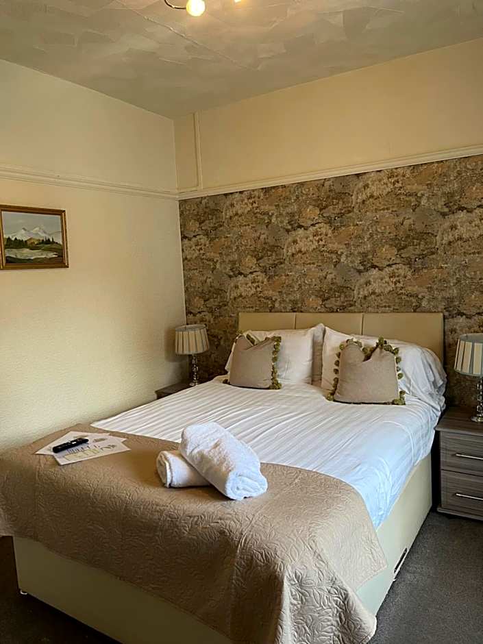 Johnny Dough's Conwy with Rooms