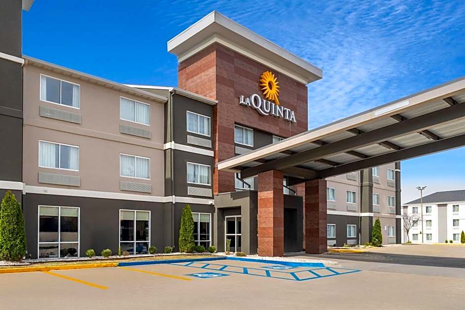 La Quinta Inn & Suites by Wyndham Fayetteville