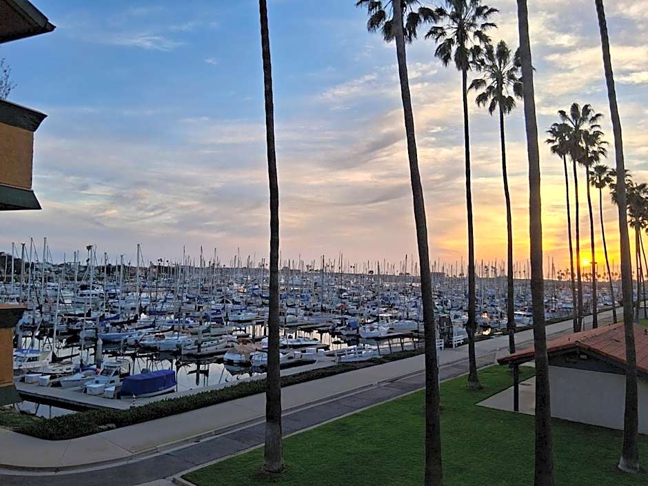 Holiday Inn Express Hotel & Suites Ventura Harbor By IHG