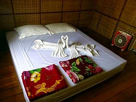 Economy Room with Shared Bathroom