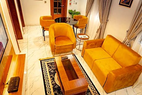 247 Luxury Apartment