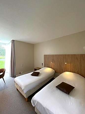 Twin Room (1 Adult)