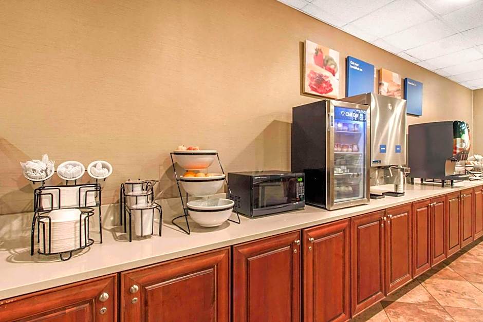 Comfort Inn & Suites Omaha Central