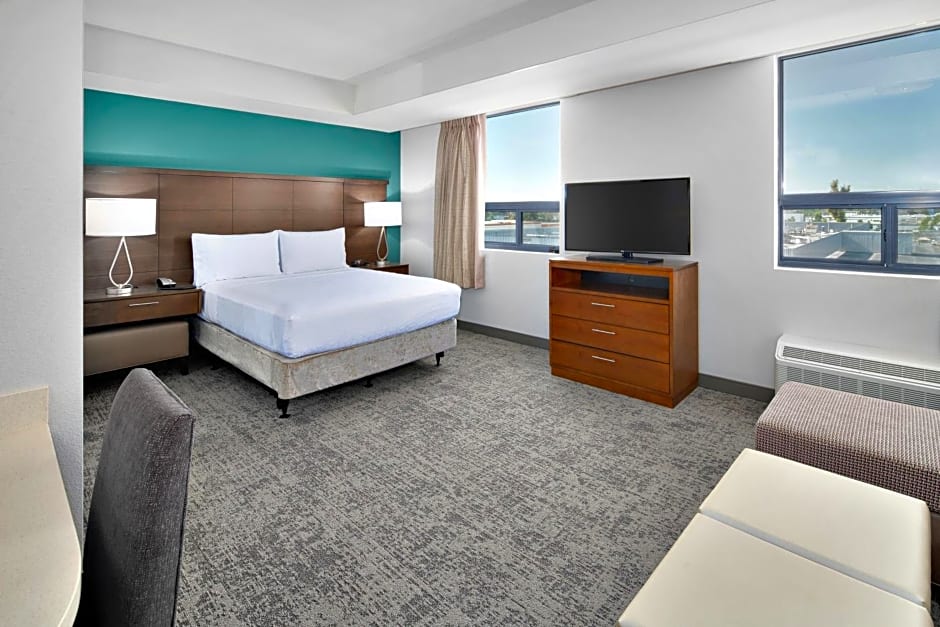 Staybridge Suites Irvine - John Wayne Airport