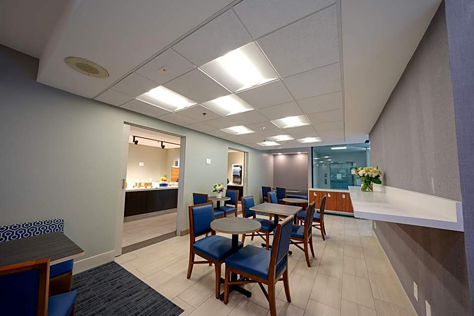 Holiday Inn Express & Suites Santa Clara - Silicon Valley By IHG