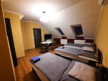 Triple Room with Private Bathroom