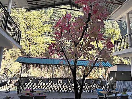 HOM House of MannMauji Riverside