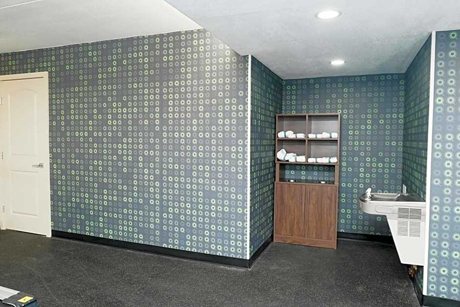La Quinta Inn & Suites by Wyndham Albuquerque Airport
