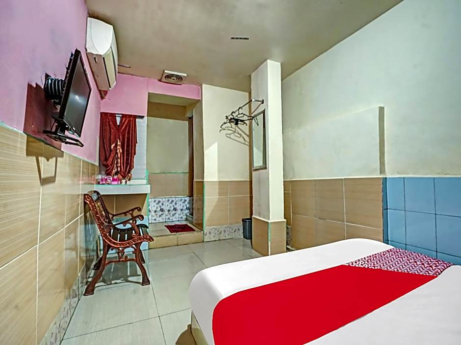 OYO 90158 Hotel Lendosis Perintis Kemerdekaan