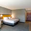 Hampton Inn By Hilton Riverside Downtown