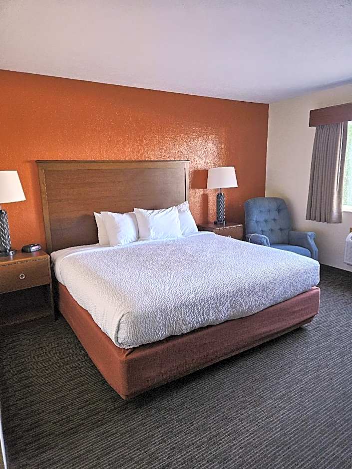 AmericInn by Wyndham Petoskey