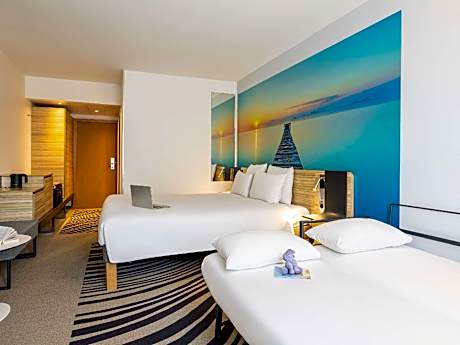Superior Room ideal for families. 1 double bed and 2 single sofa beds