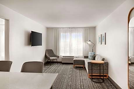 1 Bedroom Suite, 1 King, Sofa bed