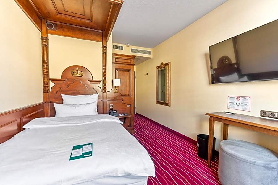 Kings Hotel First Class