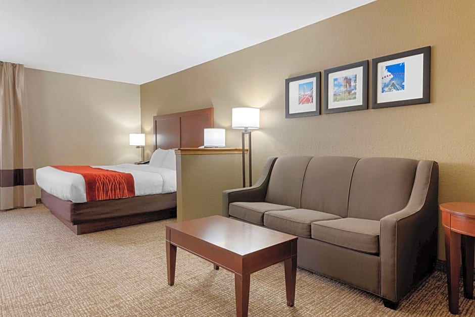 Comfort Inn & Suites Cincinnati Eastgate
