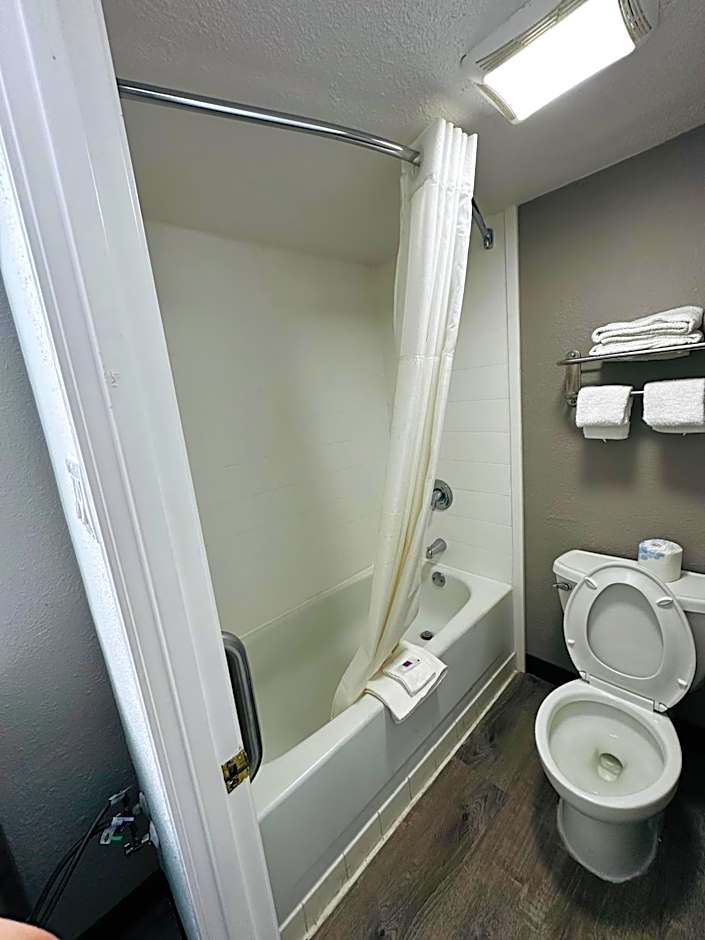 Motel 6 Hazelwood
