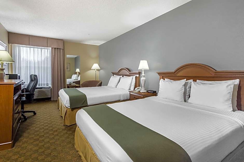 Photo 1 of 1 of 2 Queen Beds, Nonsmoking