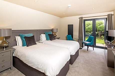 King Room with Air Conditioning