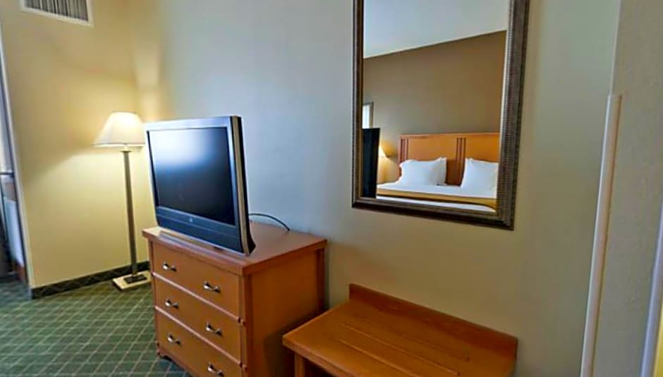 Holiday Inn Express Hotel & Suites Lincoln South, an IHG Hotel