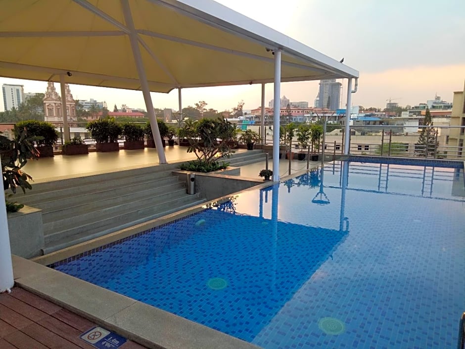 Iris - The Business Hotel