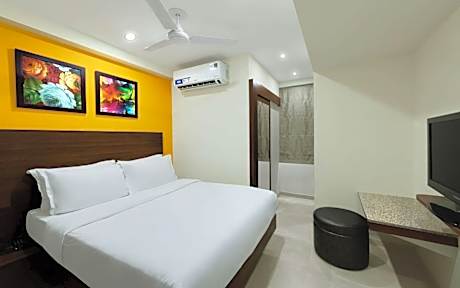 Standard Queen Room - Non-Smoking