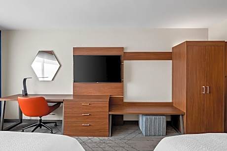 2 Queen Beds Standard