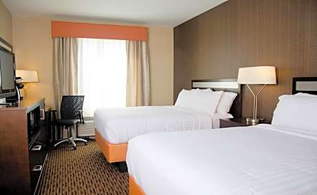 Queen Suite with Two Queen Beds