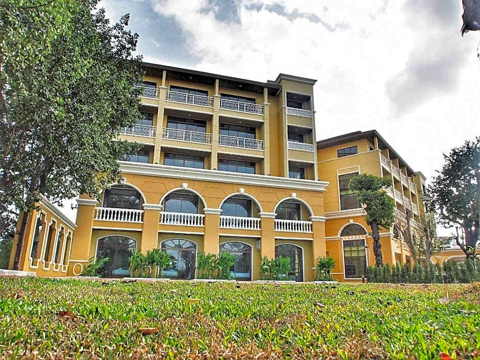 ROYAL PINEAPPLE HOTEL l a welcome to wealth and good fortune