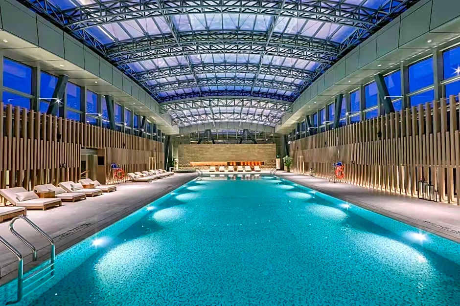 InterContinental Tianjin Yujiapu Hotel and Residences By IHG