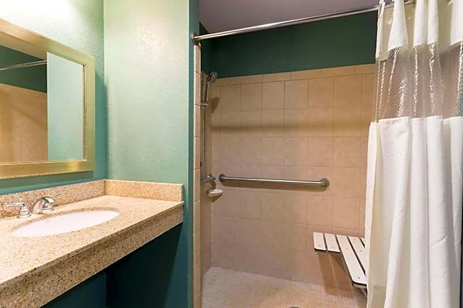 Holiday Inn Express & Suites Palm Coast - I-95