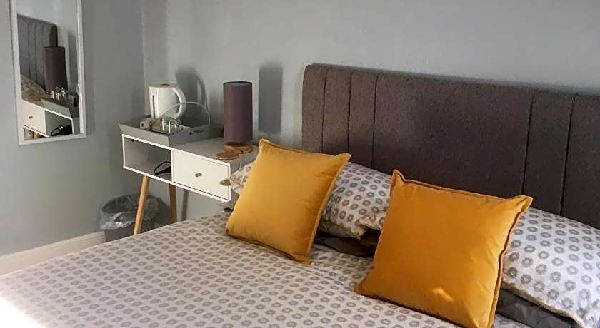 Bridgeside Guest House