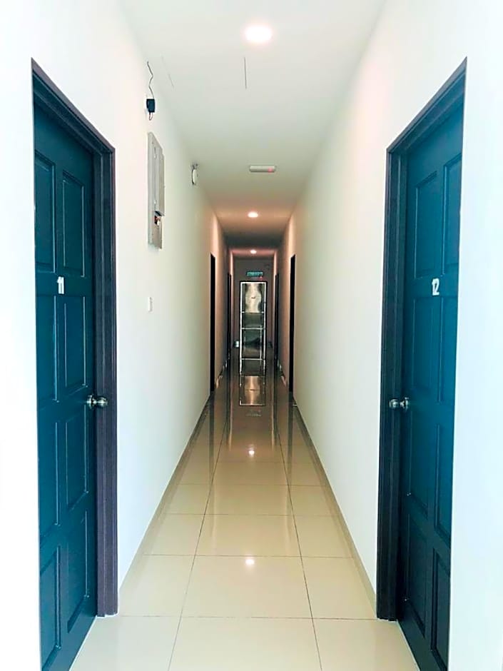 LunaStay (Shared Common Area)