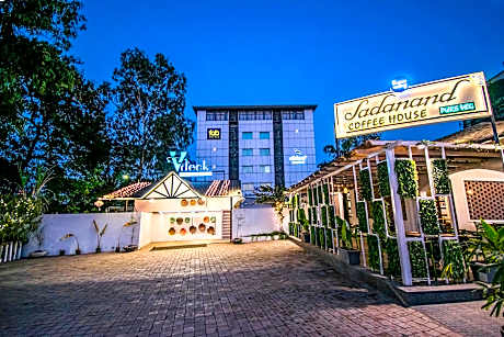 Hotel Sadanand Regency                                                                          