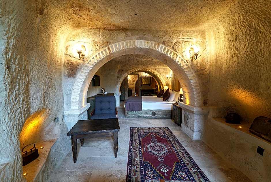 Doctor's Cave Suites