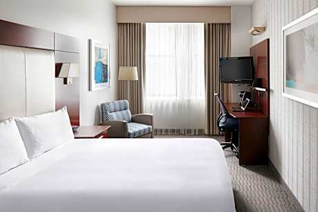 Club Quarters Hotel, Wacker at Michigan