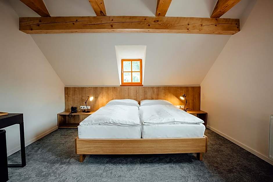 Resla Residence I, II, & Wellness