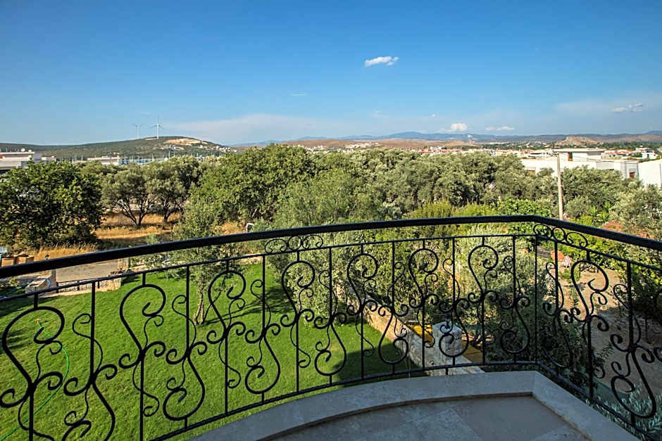 Clementin Suits Sigacık