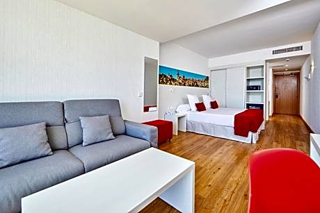 Superior Double or Twin Room with Terrace and Sea View