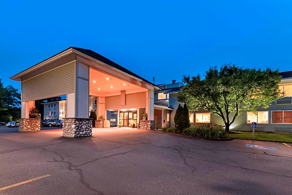 Best Western Plus Windjammer Inn & Conference Center