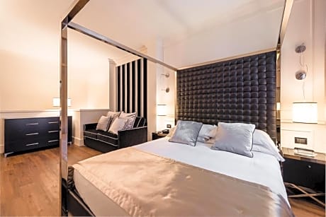 One-Bedroom Apartment (5 Adults) - Split Level - Separate Building