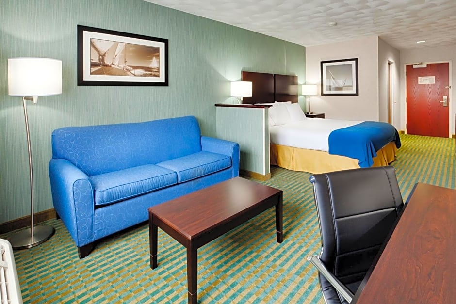 Holiday Inn Express & Suites Smithfield - Providence