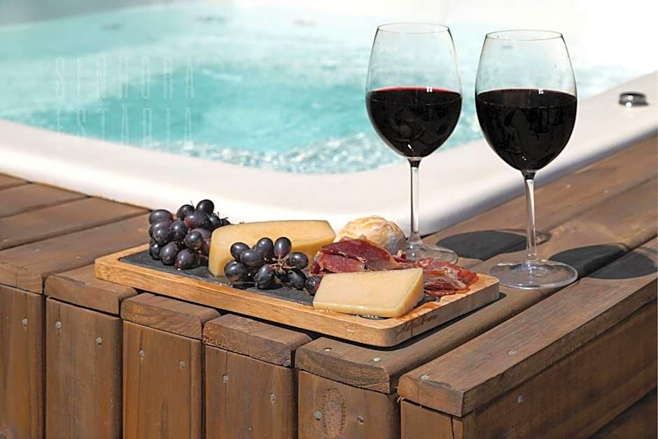 Lakeside Cabin - Villas Mornas: Nature, Jacuzzi