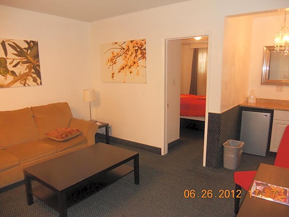 Tradewinds Airport Hotel